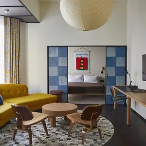 Hotel Ace *****
